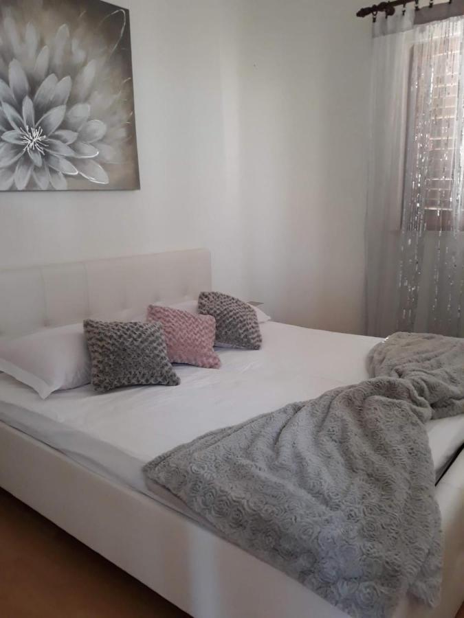 Apartments Anita Nečujam Kültér fotó