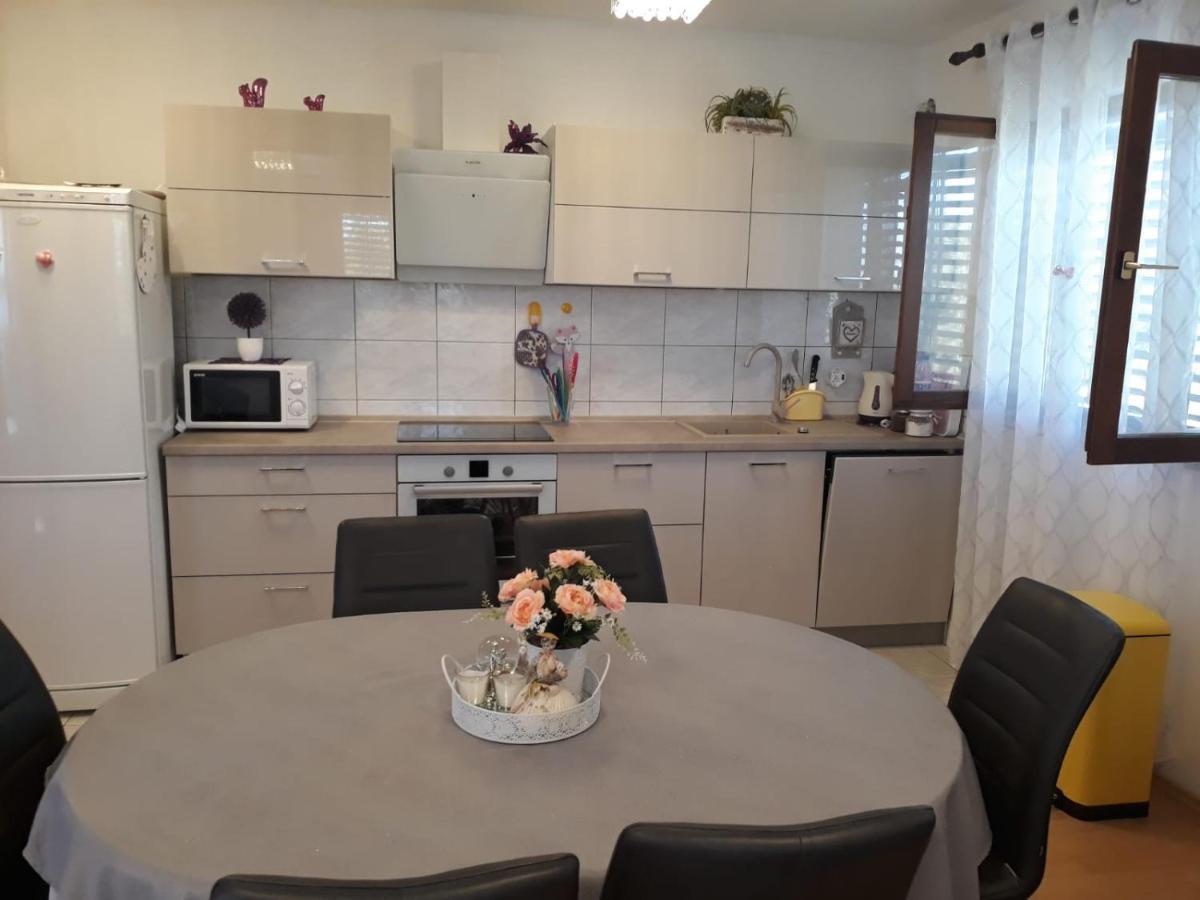 Apartments Anita Nečujam Kültér fotó